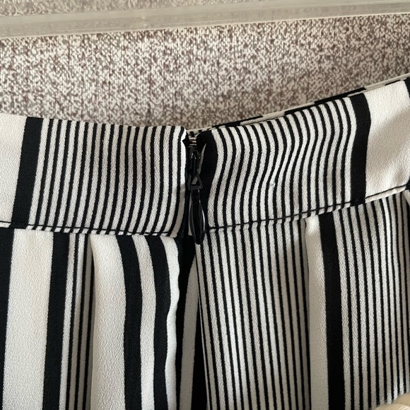 Vince Camuto Black and White‎ Midi Skirt - Picture 4 of 6